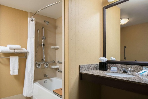 Hilton Garden Inn Manhattan image 42